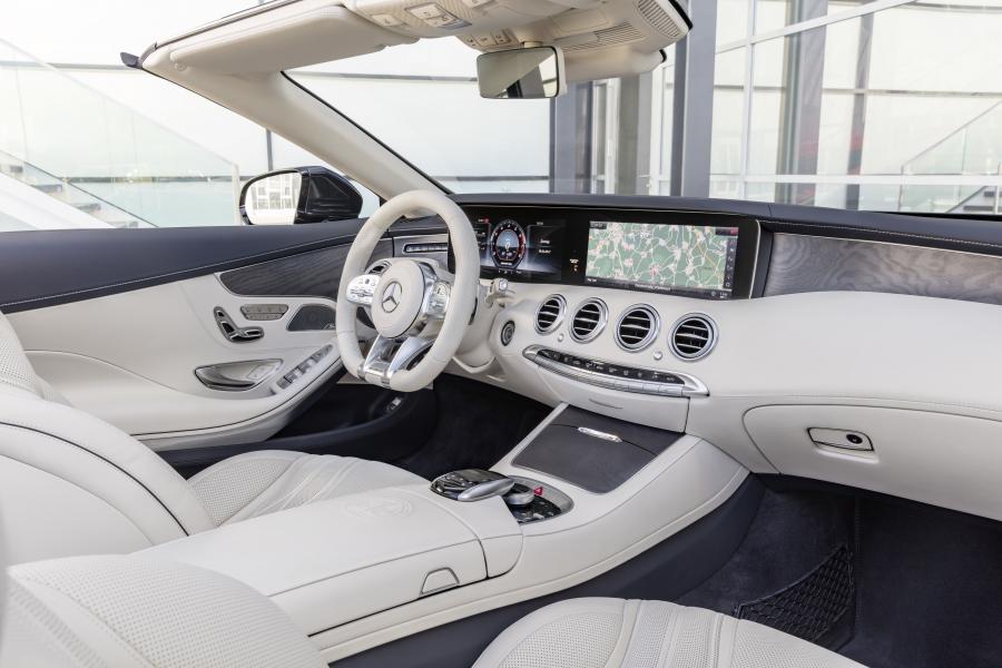 Интерьер Mercedes-AMG S65 Cabriolet (A217) 2017 года  (WW) (фото 16 из 17)